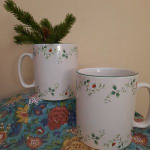 PZALTZGRAFF Winterberry Mugs